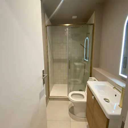 2 Piece 4 Couchages Au Centre De דירה