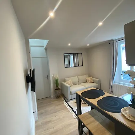 2 Piece 4 Couchages Au Centre De דירה *